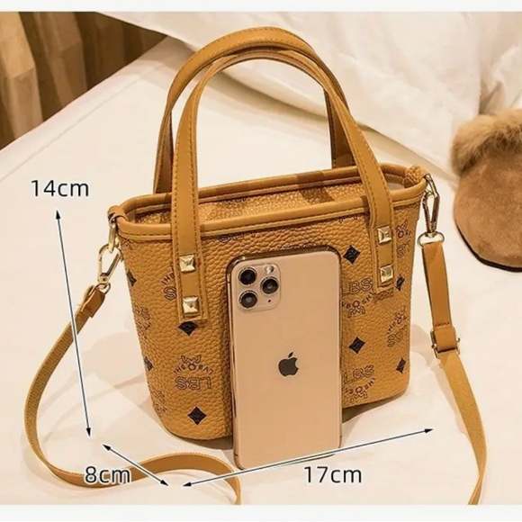 Red or Black Women’s Small Tote Bag NIP - Picture 13 of 14